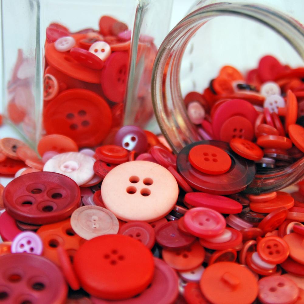 Mixed Red And Pink Buttons- 50g