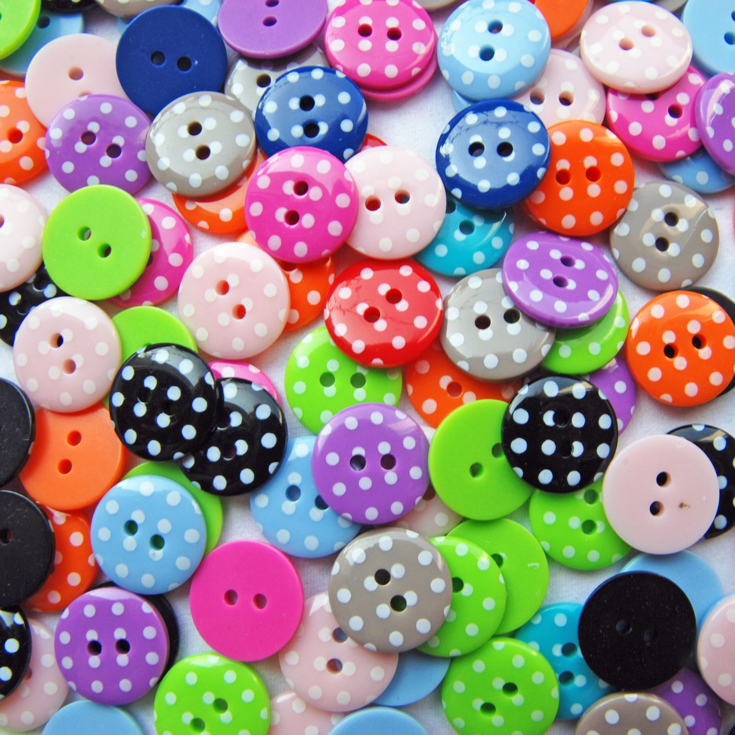 20 Lime Green Spotty Buttons. Small- 15mm on Luulla